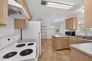 506 Knights Row, Cottonwood Shores, TX 78657 - Photo 6