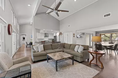 7800 Stoneywood Drive, Austin, TX 78731 - Photo 4