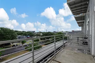 2124 E 6th St, Austin, TX 78702 - Photo 24