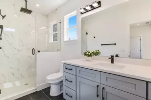 2006 S L Davis Ave, Austin, TX 78702 - Photo 12