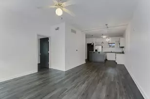 711 W 26th St, Austin, TX 78705 - Photo 4