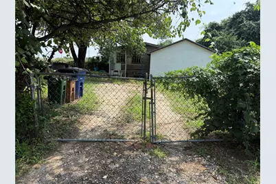 209 Bonnett Street, Austin, TX 78741 - Photo 12