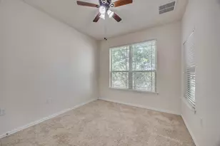 7212 Vail Ridge St, Austin, TX 78744 - Photo 10
