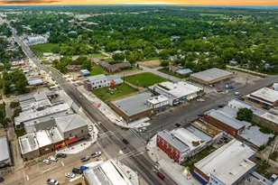 106 W Cameron Ave, Rockdale, TX 76567 - Photo 12