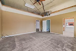 106 W Cameron Ave, Rockdale, TX 76567 - Photo 18