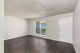 2319 Greenfield Pkwy, Austin, TX 78741 - Photo 8