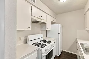 2319 Greenfield Pkwy, Austin, TX 78741 - Photo 12