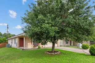 12601 Waynespur Ln, Elgin, TX 78621 - Photo 4