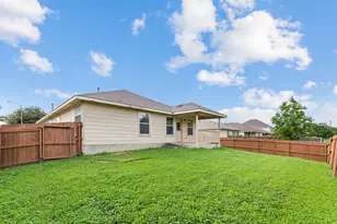 12601 Waynespur Ln, Elgin, TX 78621 - Photo 38