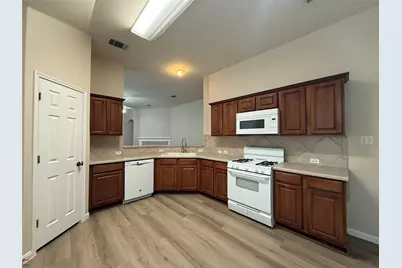 125 Ashwood S, Kyle, TX 78640 - Photo 6