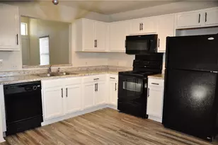 127 Anderson St, Hutto, TX 78634 - Photo 2