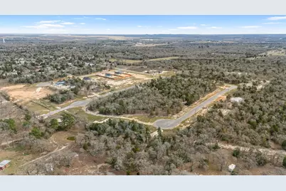 122 Las Cimas Drive, Elgin, TX 78621 - Photo 4