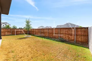 101 Rocking R Ct, Georgetown, TX 78633 - Photo 36