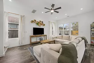 1006 4th St, Lockhart, TX 78644 - Photo 6