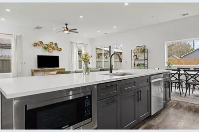 1006 4th Street, Lockhart, TX 78644 - Photo 10