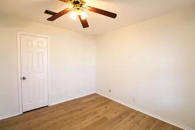 6907 Stonleigh Place, Austin, TX 78744 - Photo 10