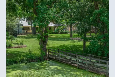 1102 N Avenue F Avenue, Elgin, TX 78621 - Photo 36
