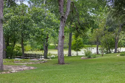 1102 N Avenue F Avenue, Elgin, TX 78621 - Photo 4