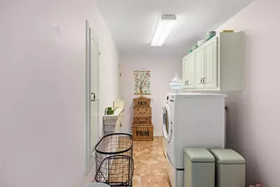 1102 N Avenue F Avenue, Elgin, TX 78621 - Photo 10