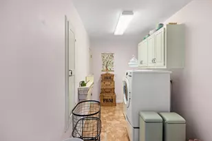 1102 N Ave F Ave, Elgin, TX 78621 - Photo 10