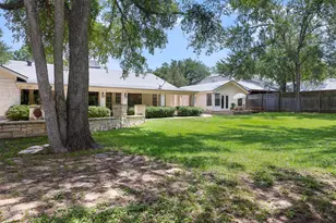 1102 N Ave F Ave, Elgin, TX 78621 - Photo 2