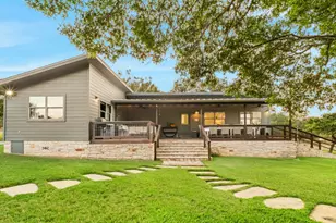 746 Trail Rock Dr, Johnson City, TX 78636 - Photo 4