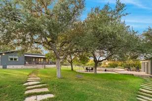 746 Trail Rock Dr, Johnson City, TX 78636 - Photo 16