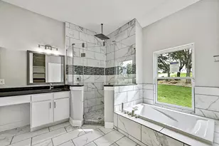 1404 Faultline Dr, Horseshoe Bay, TX 78657 - Photo 18