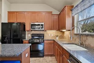 398 Westbury Ln, Georgetown, TX 78633 - Photo 10