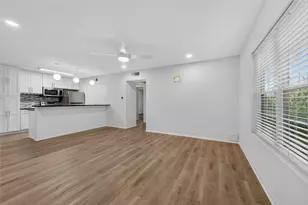 910 Duncan Ln, Austin, TX 78705 - Photo 4