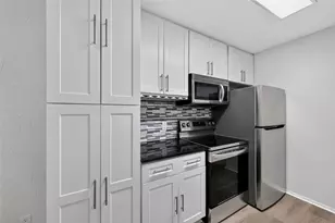 910 Duncan Ln, Austin, TX 78705 - Photo 10
