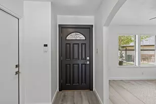 12101 Missel Thrush Ct, Austin, TX 78750 - Photo 4