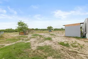 305 Blue Quail St, Dale, TX 78616 - Photo 30