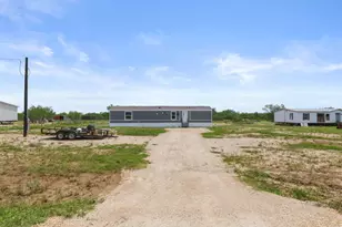 305 Blue Quail St, Dale, TX 78616 - Photo 4