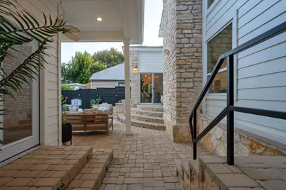 1813 Crooked Lane, Austin, TX 78741 - Photo 20