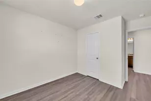 5017 Cressler Ln, Jarrell, TX 76537 - Photo 12