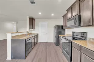 5017 Cressler Ln, Jarrell, TX 76537 - Photo 4