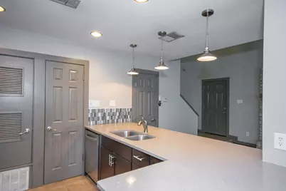 1506 Rockdale Circle #B, Austin, TX 78704 - Photo 6
