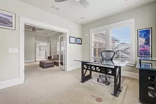 816 Stonewall Ridge Ln, Austin, TX 78746 - Photo 32