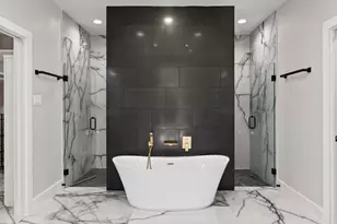 105 Golden Eagle, Horseshoe Bay, TX 78657 - Photo 24