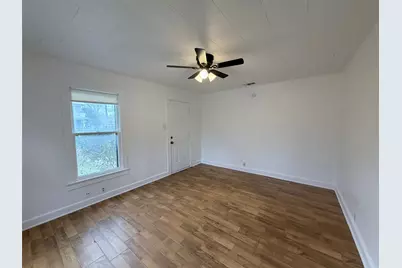 1604 Main Street, Bastrop, TX 78602 - Photo 4