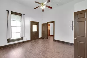 2705 E 2nd St, Austin, TX 78702 - Photo 6