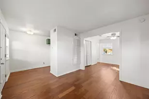 1110 W 22nd St, Austin, TX 78705 - Photo 8