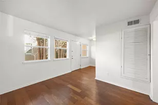 1110 W 22nd St, Austin, TX 78705 - Photo 10