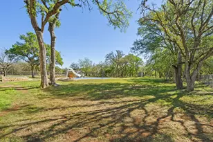 28 Country Oaks Dr, Buda, TX 78610 - Photo 32