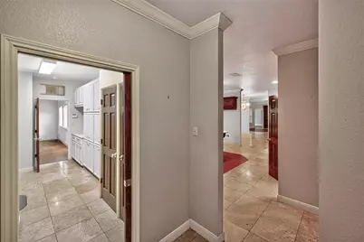 421 W Market Street, Lockhart, TX 78644 - Photo 24