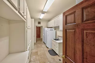 421 W Market Street, Lockhart, TX 78644 - Photo 26