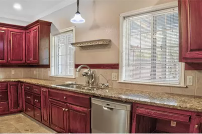 421 W Market Street, Lockhart, TX 78644 - Photo 18