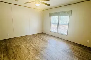 1053 Elm Crest Dr, New Ulm, TX 78950 - Photo 12