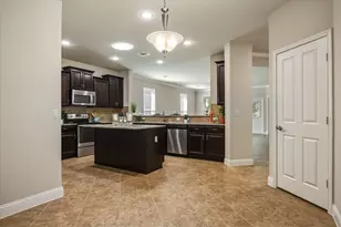325 Bartlett Peak Dr, Georgetown, TX 78633 - Photo 8